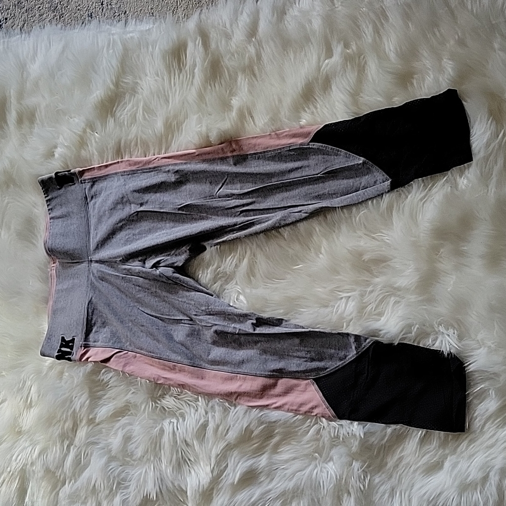 PINK Yoga Capri's